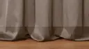 827